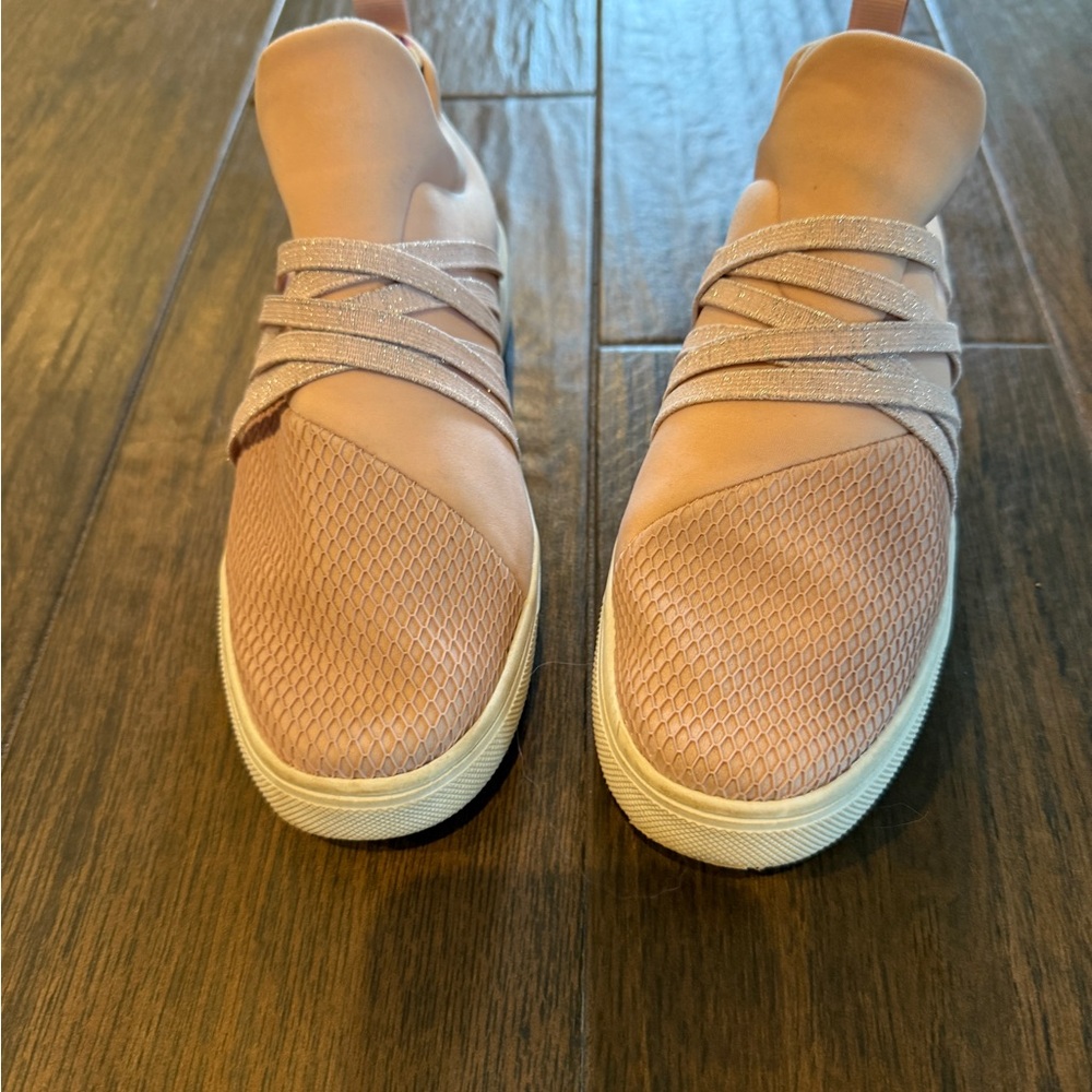 Madden Girl Rose Gold Textured Sneakers